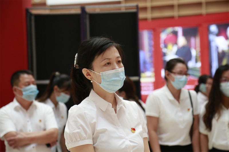 李丹