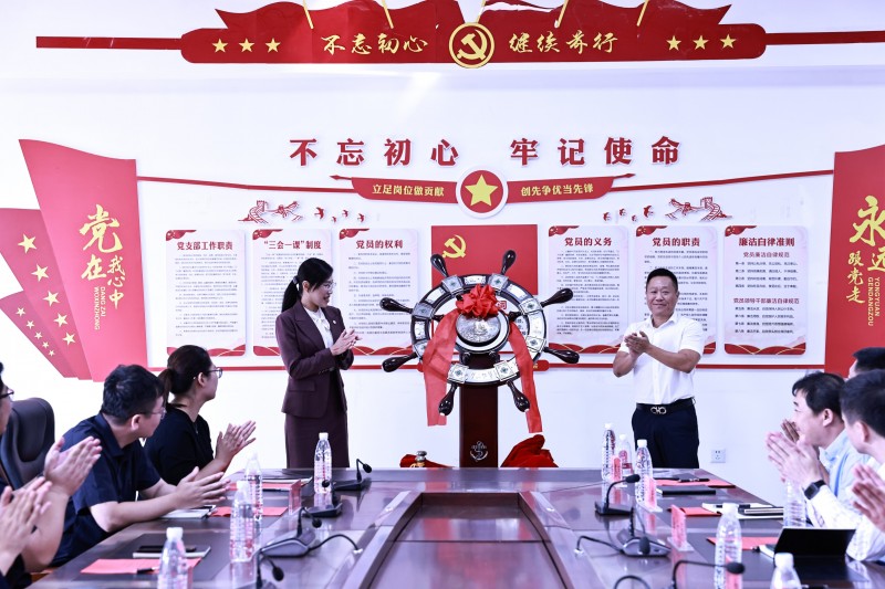 5、“服务辽沈振兴 助力beat365发展”校友座谈会暨沈阳校友分会成立仪式(V3) (3)
