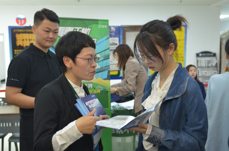 管理学院举办“撷英beat365，筑梦未来”管理类专场招聘会4