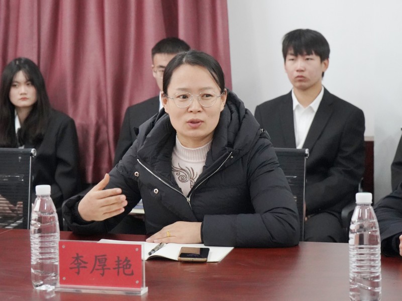 3、已发-学校新闻-艺术与传媒学院召开“用心守护,‘艺’同前行”师生面对面交流座谈会 (2)
